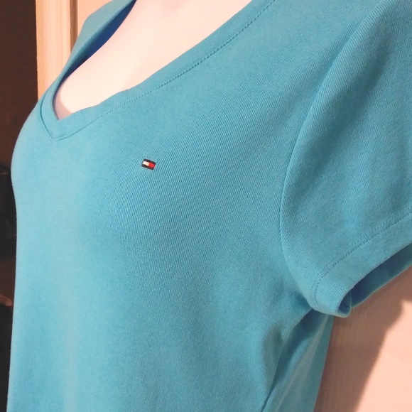 TOMMY HILFIGER V-NECK TEE - Picture 2 of 6